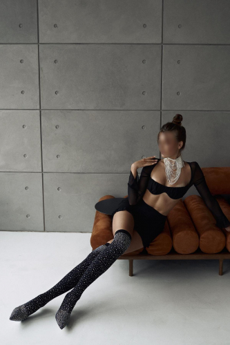 Проститутка Питера Каролина Брюнетка c 2 размером груди у метро Проспект Ветеранов Санкт-Петербург Фото-3